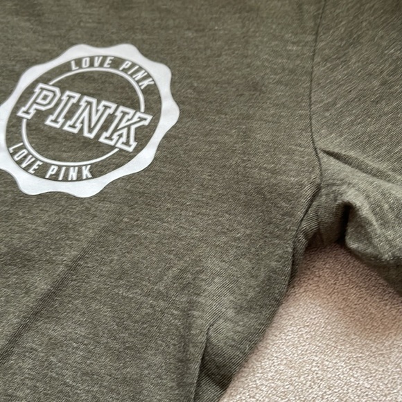 PINK Victoria’s Secret Tropical Print Tee - Picture 6 of 6